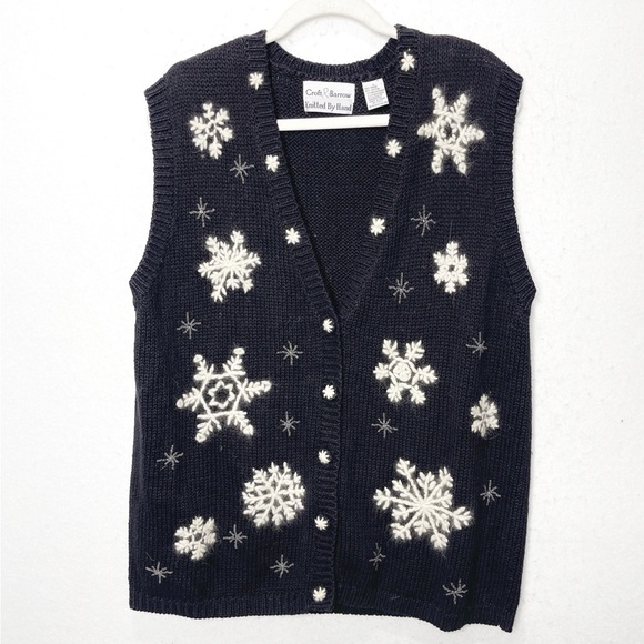 Croft & Borrow Sweaters - Croft & Borrow Snowflakes Hand Knitted Button Front Sweater Vest Novelty Winter